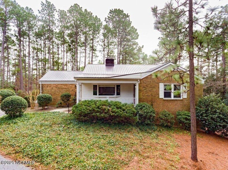 Primary Photo - 1107 N Fort Bragg Rd