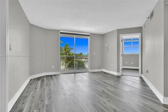 Building Photo - 5880 Collins Ave