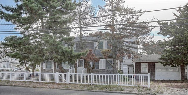 Building Photo - 9201 Beach Ave