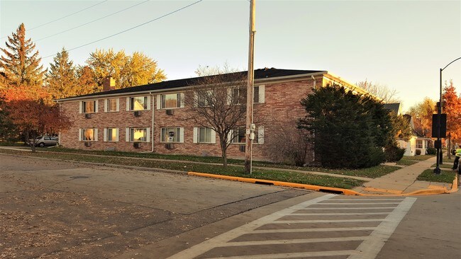 Foto del edificio - Carriage House Apts