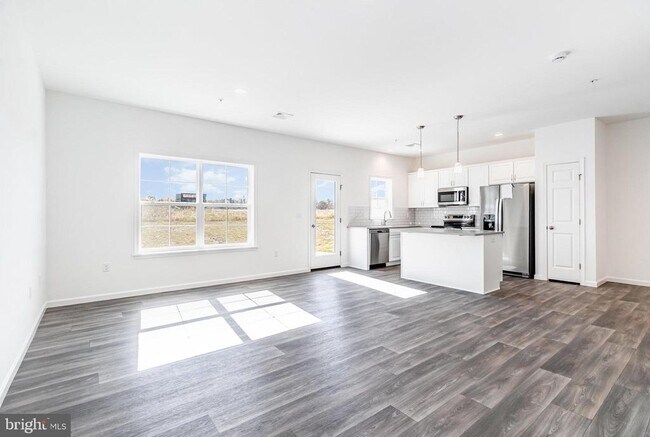 Foto del edificio - 7843 Briarwood Dr