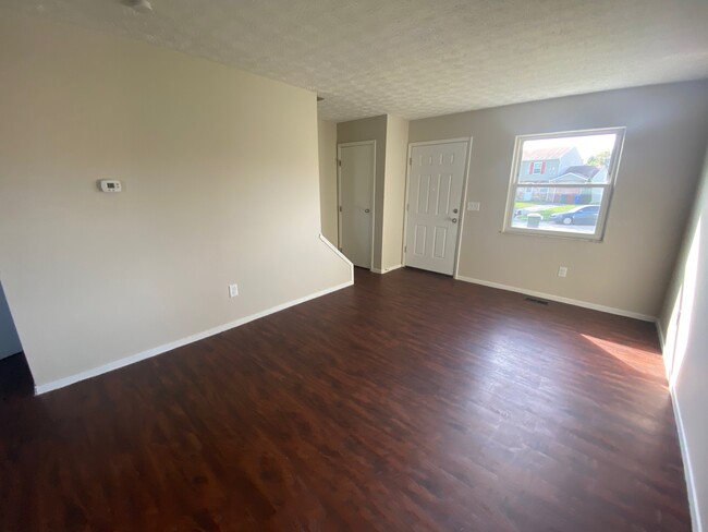 Building Photo - 6153 Laurelwood Ct