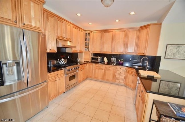 Building Photo - 1 Havenhill Rd