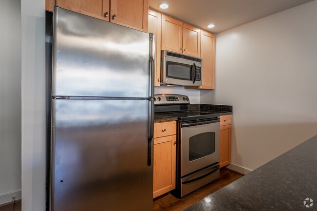 2HAB, 2BA - 910 ft² - 3333 Wisconsin