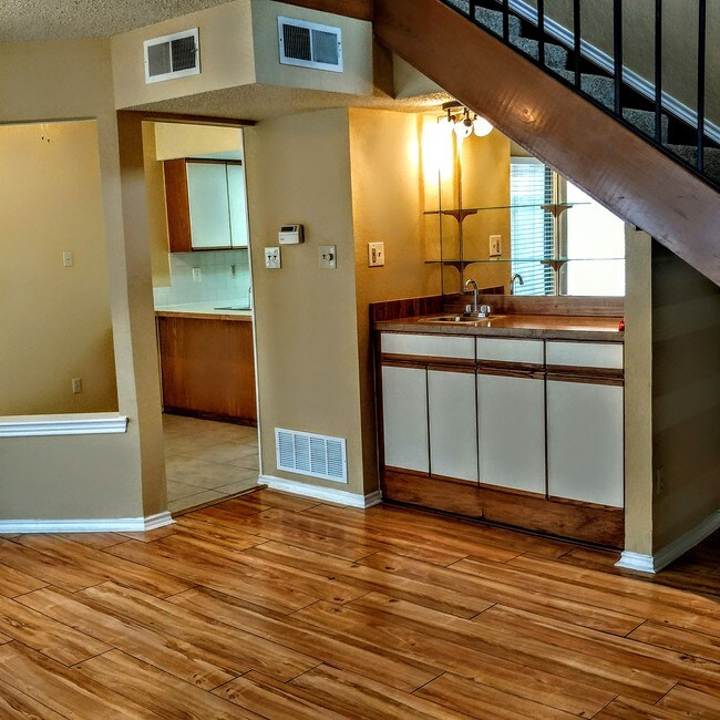 Foto del edificio - 18040 Midway Rd