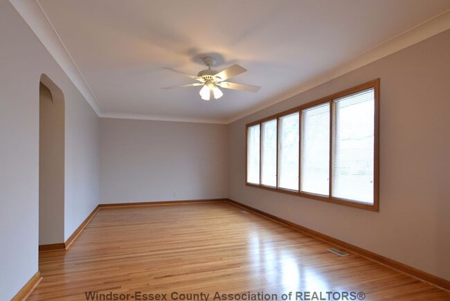 Family Room - 1060 Watson Av