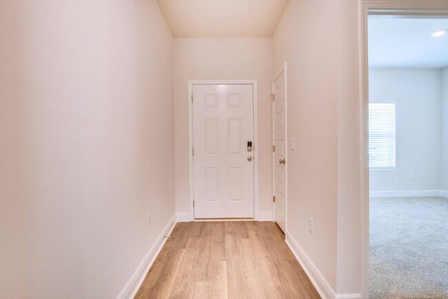 Foto del edificio - Brand-New 4BR Home in Gaylen Oaks  | Quartz Countertops, 9’ Ceilings, Open Layout | Fenced Backyard