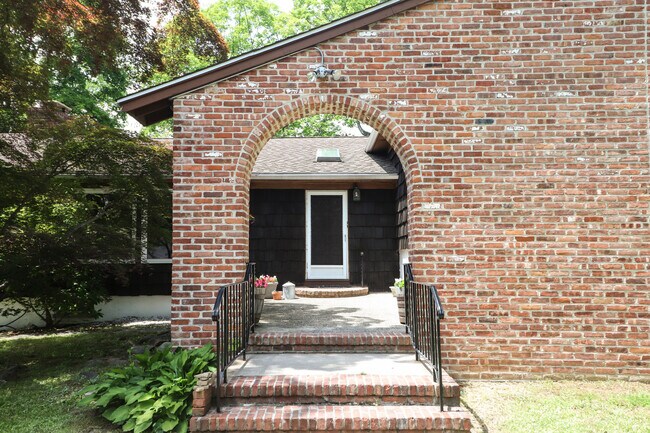 Building Photo - 399 Old Army Rd