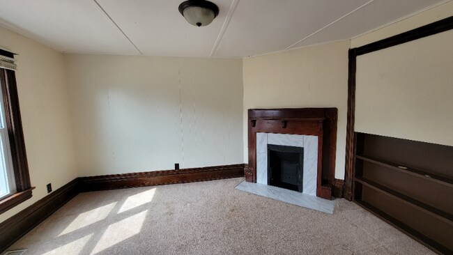 Building Photo - 1918 Hughitt Ave