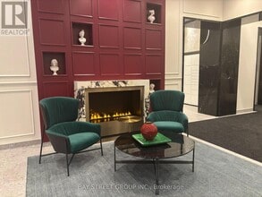 Building Photo - 180 Front St E