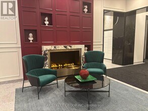 Building Photo - 180 Front St E