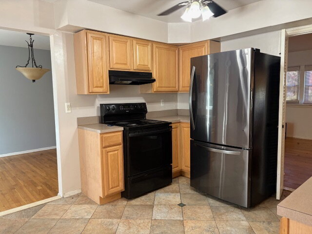 Foto del edificio - Beautiful, split-level home near Fort Wash...