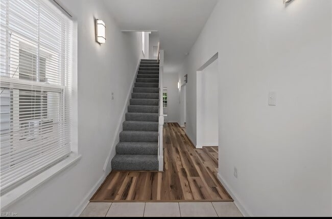 Building Photo - 310 W 26th St