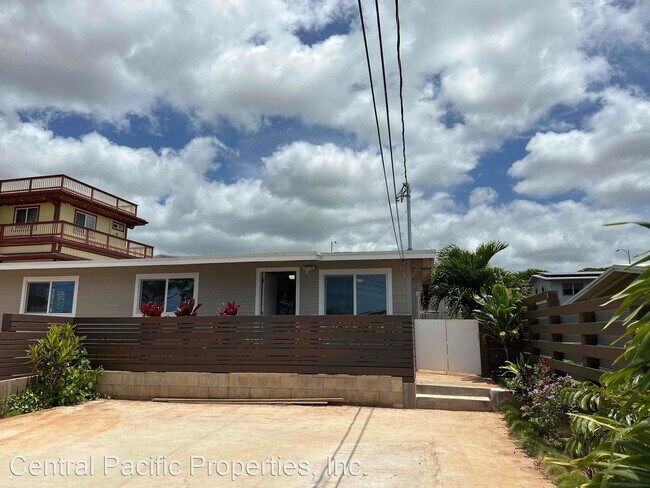 Building Photo - 3 br, 1.5 bath House - 92-659 Mehani Street