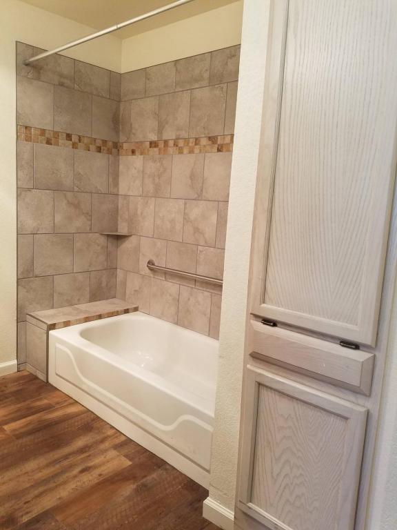 Foto del edificio - 2302 Westwood Lane