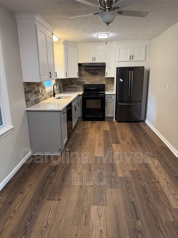 Foto del edificio - 102 Woodhaven Ct