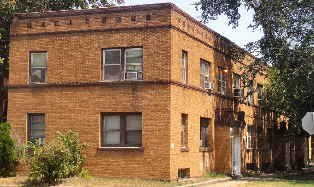 Building Photo - 306 E Pine St