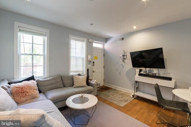 Foto del edificio - 1812 Addison St