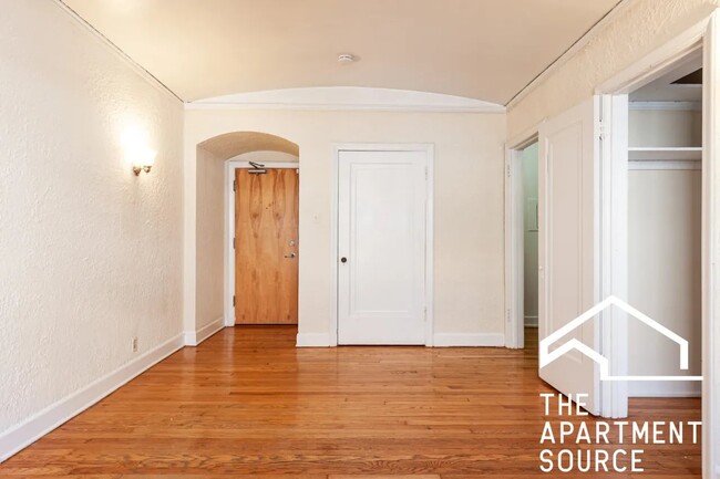 Building Photo - 536 W Arlington Pl