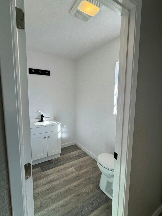 Foto del edificio - 14740 Perris Blvd