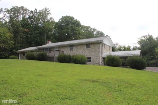 Building Photo - 3 br, 2.5 bath House - 1951 Clinton Hwy