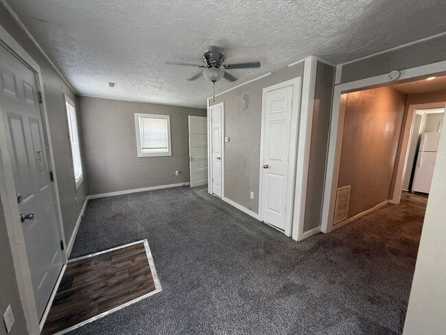 Building Photo - Cozy 1 Bed 1 Bath - Available Now!