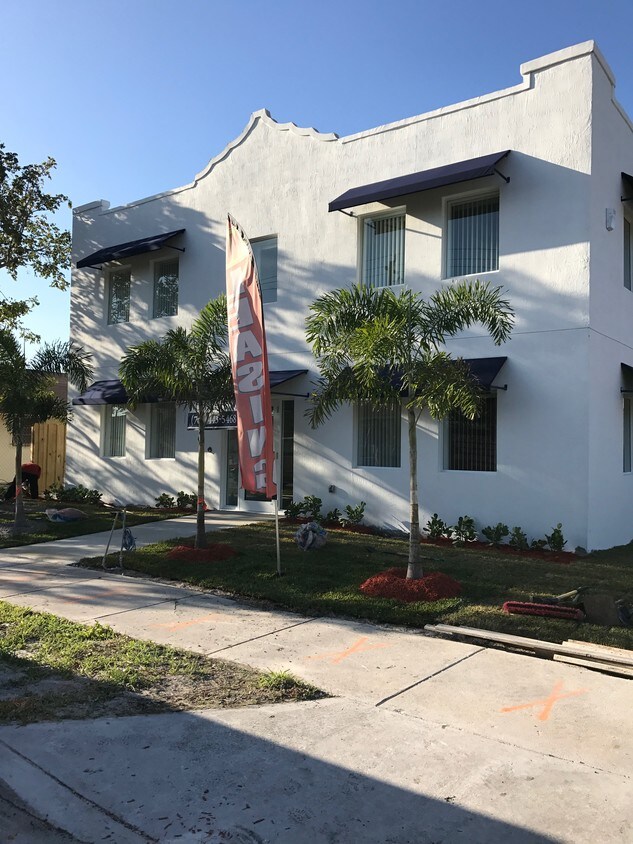 Building Photo - 165 NW 39th St