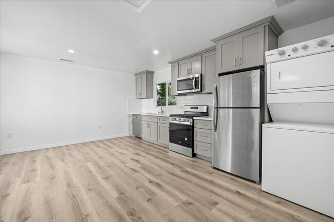 Building Photo - 4037 Madison Ave