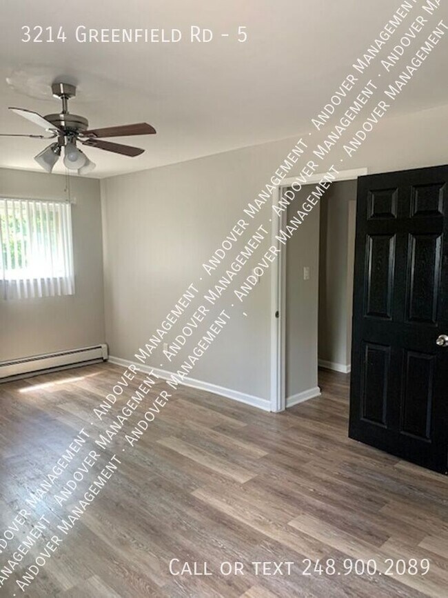 Foto del edificio - 3214 Greenfield Rd