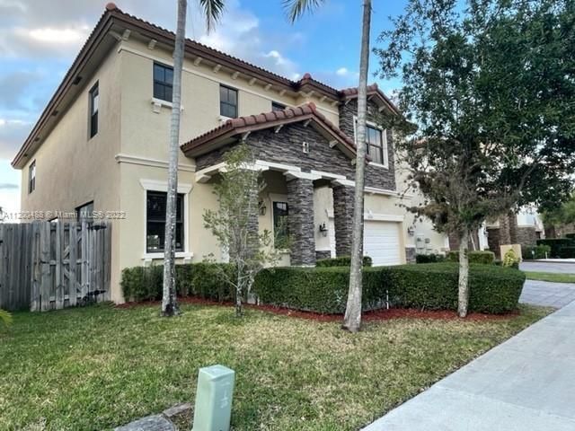 Foto principal - 9895 NW 87th Ave