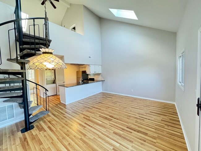 Open Floor Plan - 2 Stowe Ct
