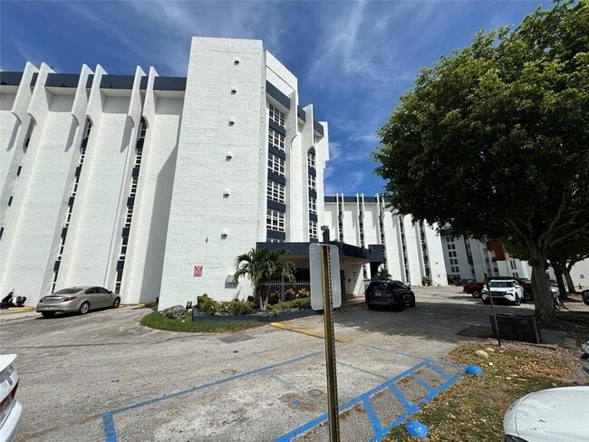 Photo - 9688 Fontainebleau Blvd Apartment