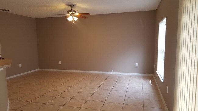 Foto del edificio - 1163 Schumann Dr