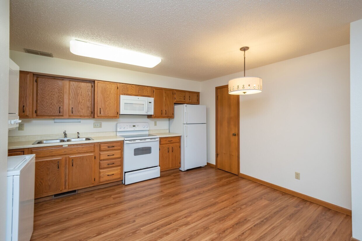 1235 Dolen Pl, Iowa City, IA 52246 House for Rent in Iowa City, IA