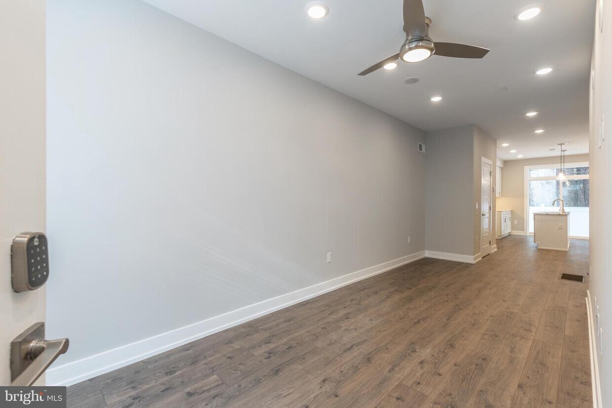 141 W Huntingdon St Unit A, Philadelphia, PA 19133 Room for Rent in
