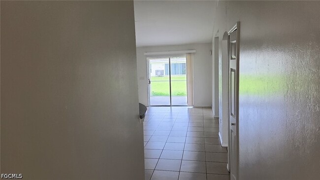 Foto del edificio - 832 Palomino St E