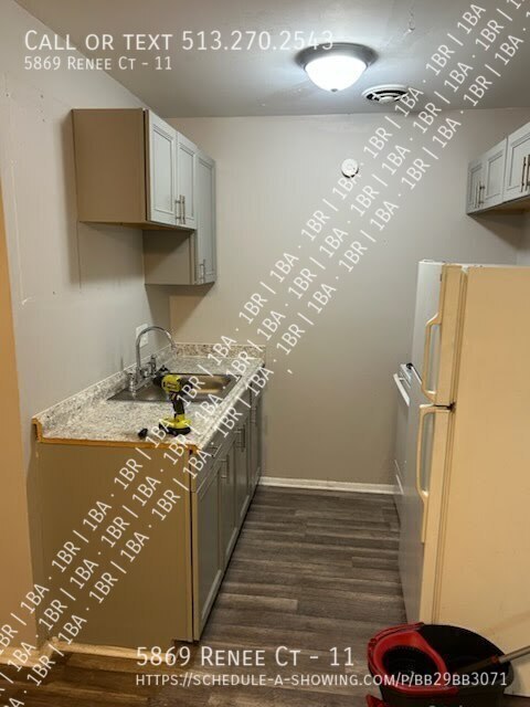 Foto del edificio - 5869 Renee Ct