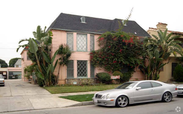 Building Photo - 341 N Sierra Bonita Ave