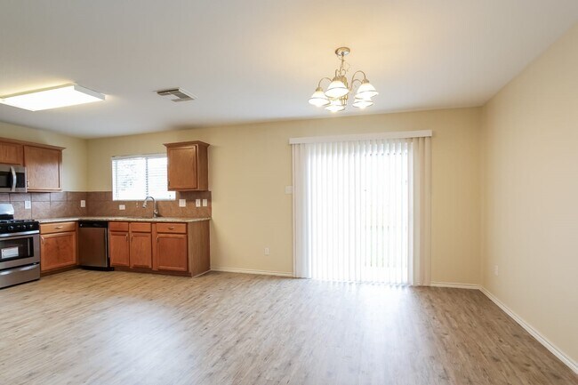 Foto del edificio - 5006 Arbury Hill Ln