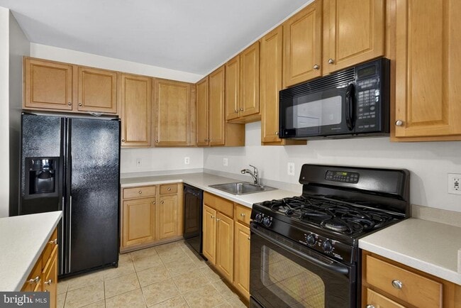 Building Photo - 12001 Market St