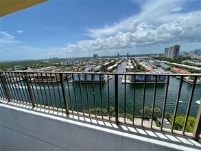 Building Photo - 290 174th St