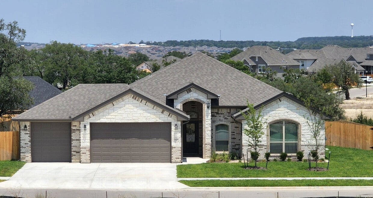 Primary Photo - Coming Soon – Spacious 4 Bedroom Home with...