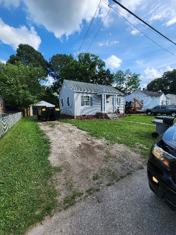 Primary Photo - 18 Cavalier Rd
