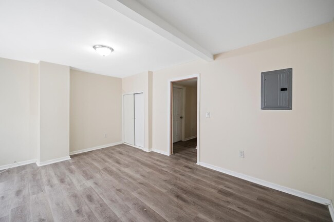 Foto del edificio - 687 Summit Ave