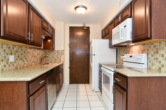 Foto del edificio - 6007 N Sheridan Rd