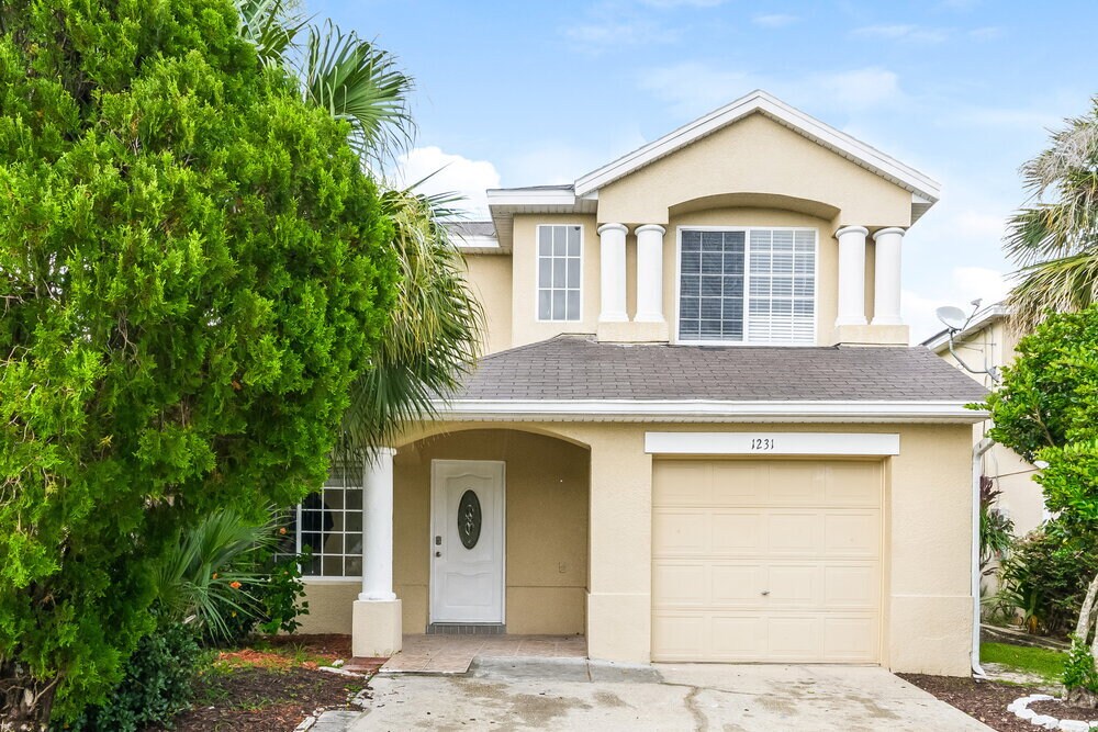 Foto principal - 1231 Heather Lake Dr