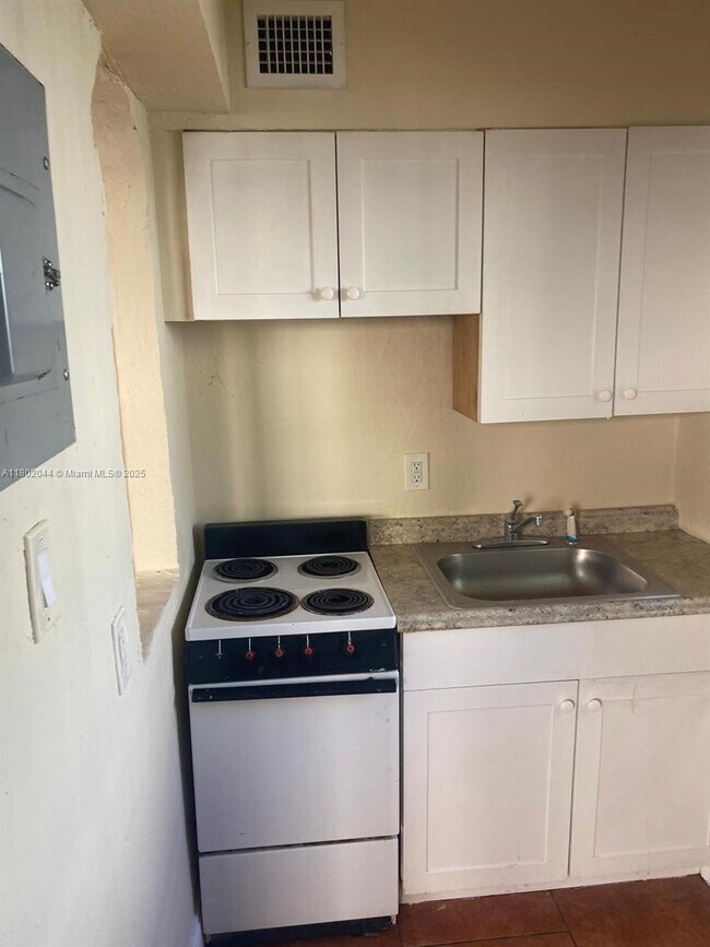 Foto del edificio - 1319 NW 60th St