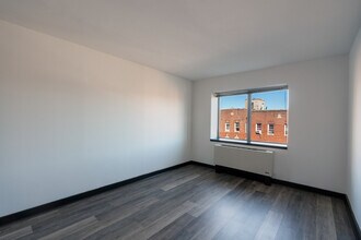 Interior Photo - MODA
