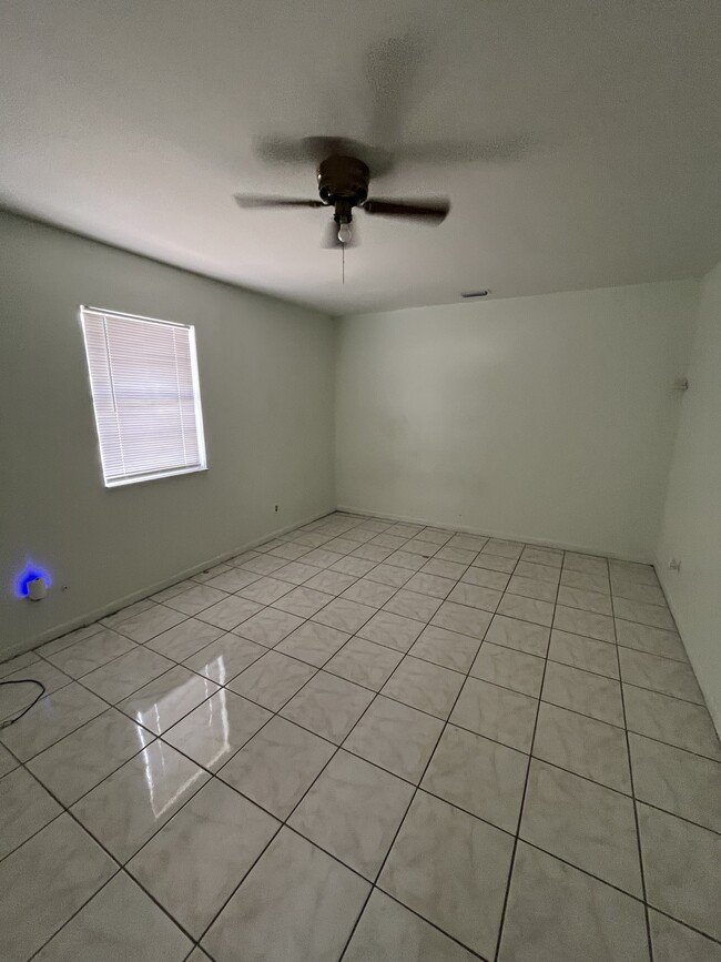 Building Photo - 23 Mountain Dr