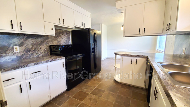 Foto del edificio - 1544 Claire View Ln